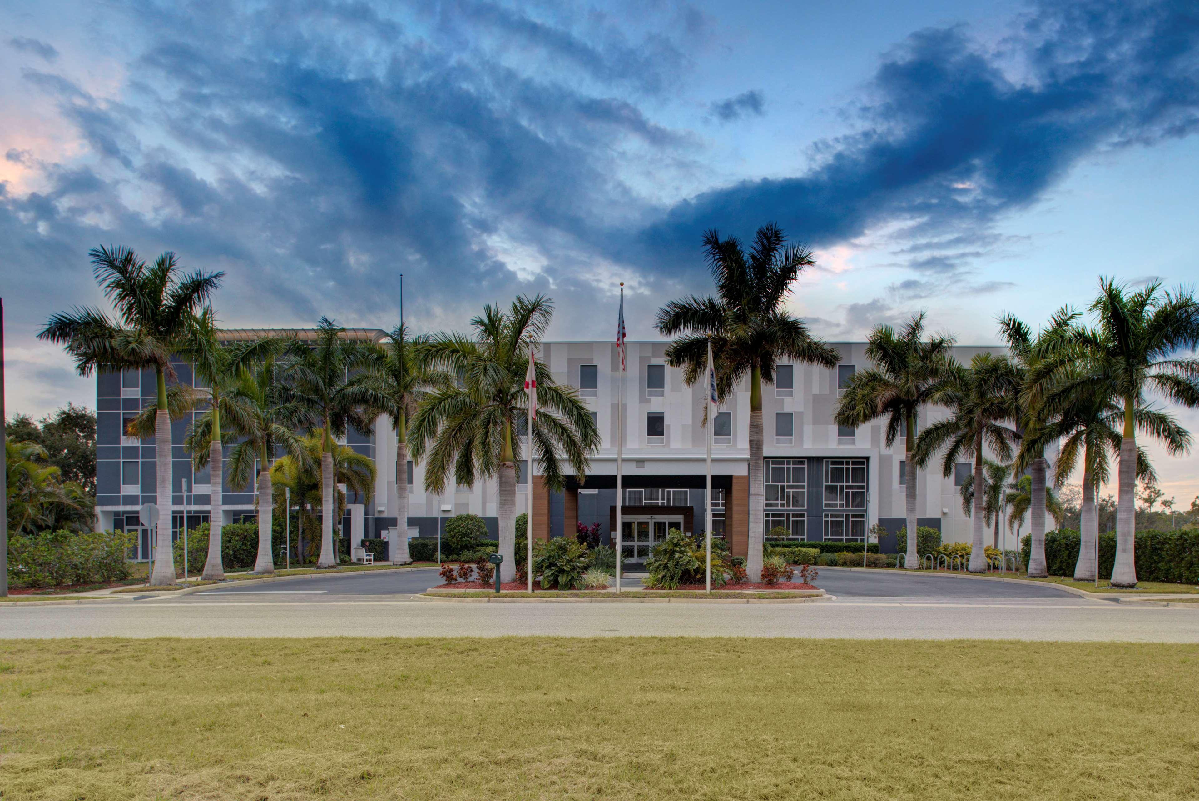 Hampton Inn & Suites Sarasota / Bradenton - Airport מראה חיצוני תמונה